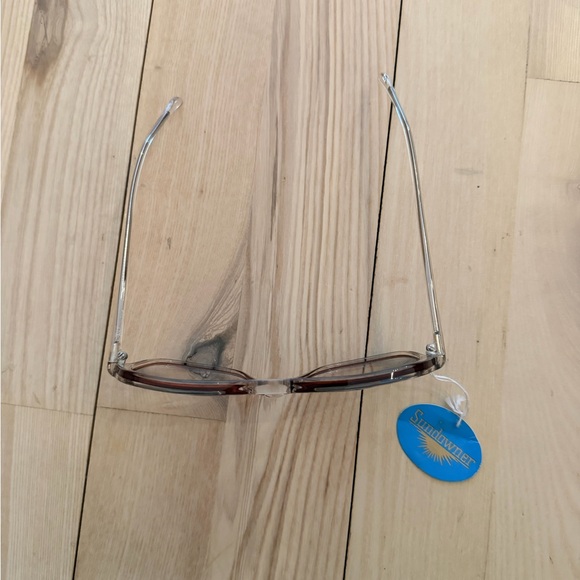 Women’s Vintage Sunglasses NWT - Picture 3 of 4